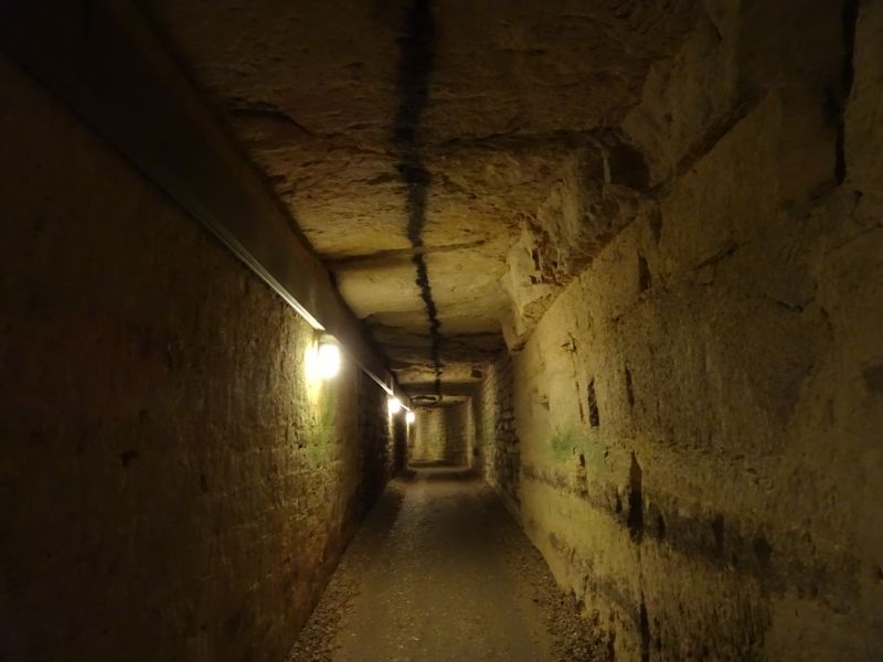 Túnel de las Catacumbas de París